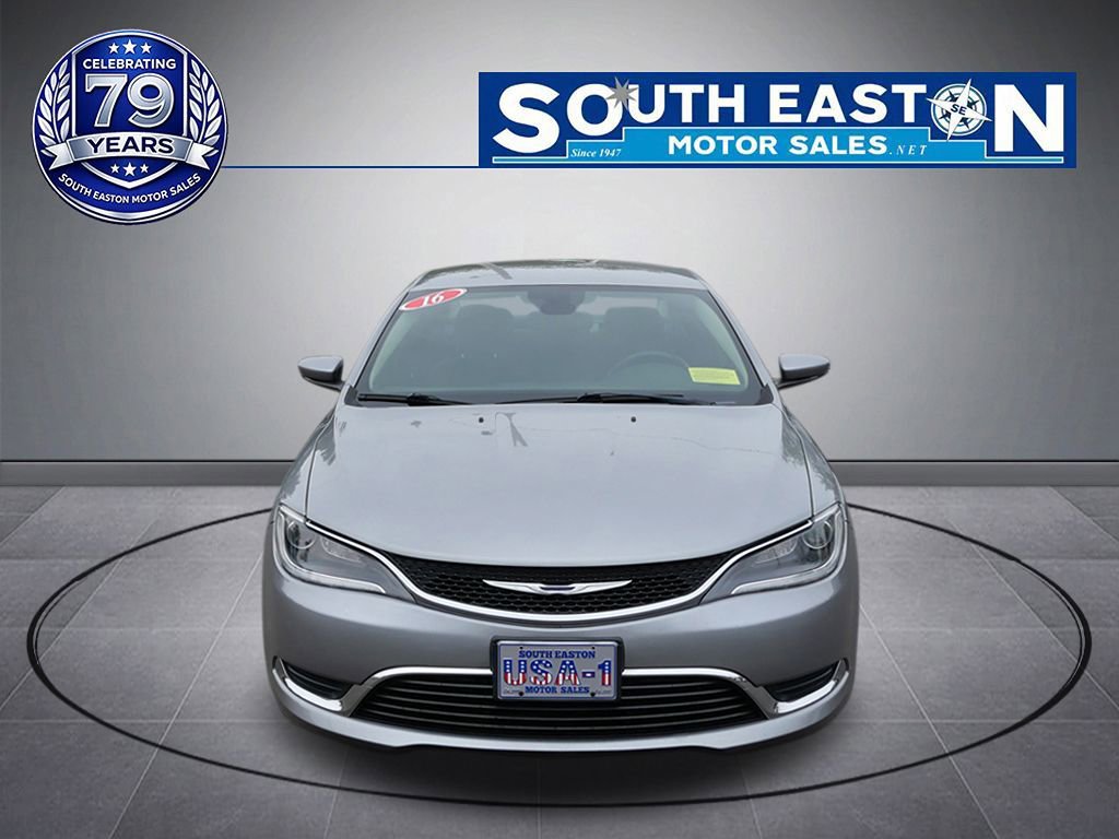 Used 2016 Chrysler 200 Limited w/ Convenience Group FWD image 3