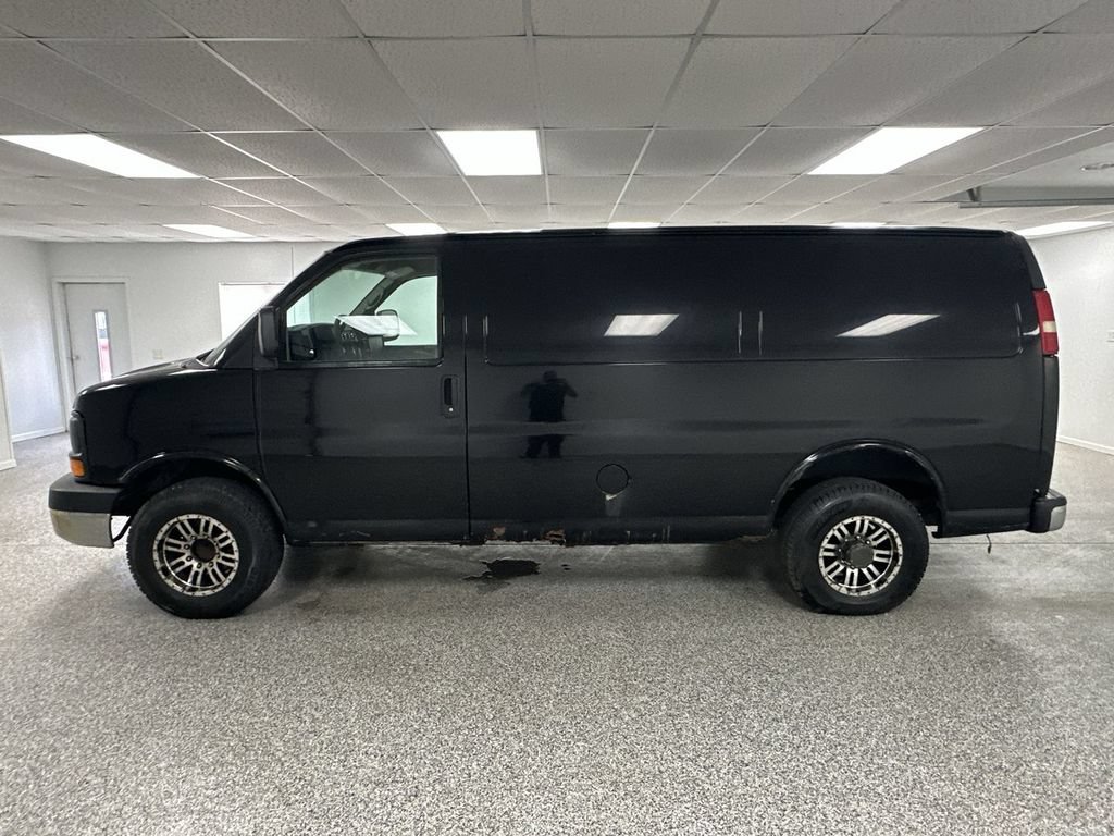 Used 2010 Chevrolet Express 2500 RWD image 5