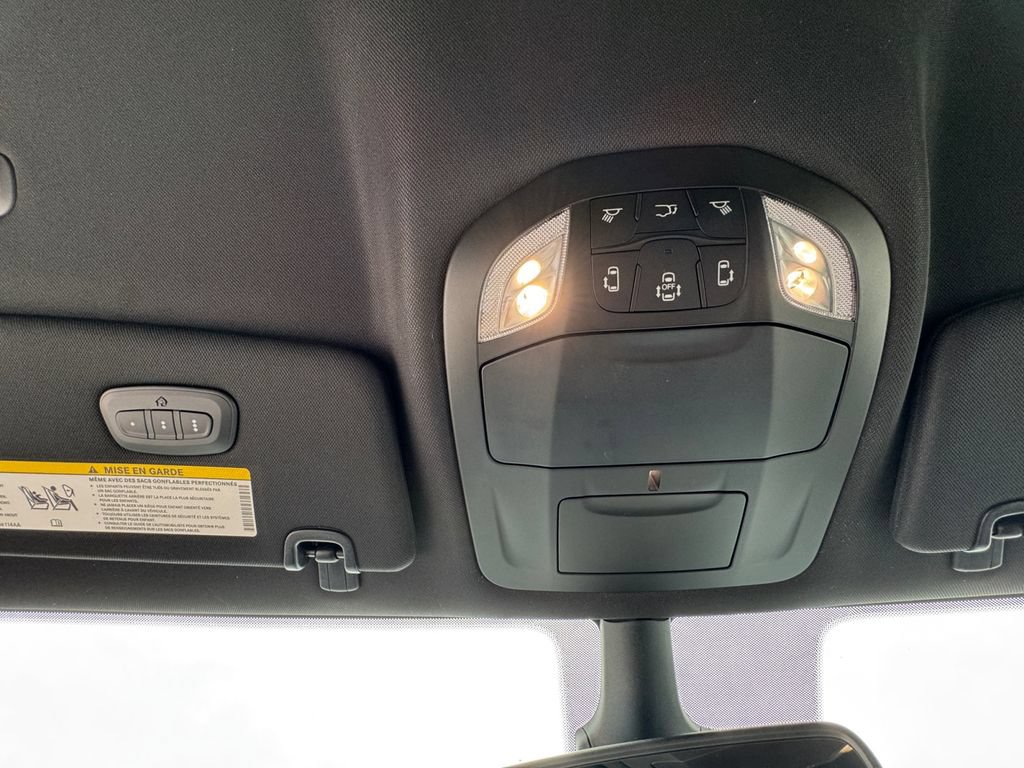 New 2027 Chrysler Pacifica Select FWD image 30
