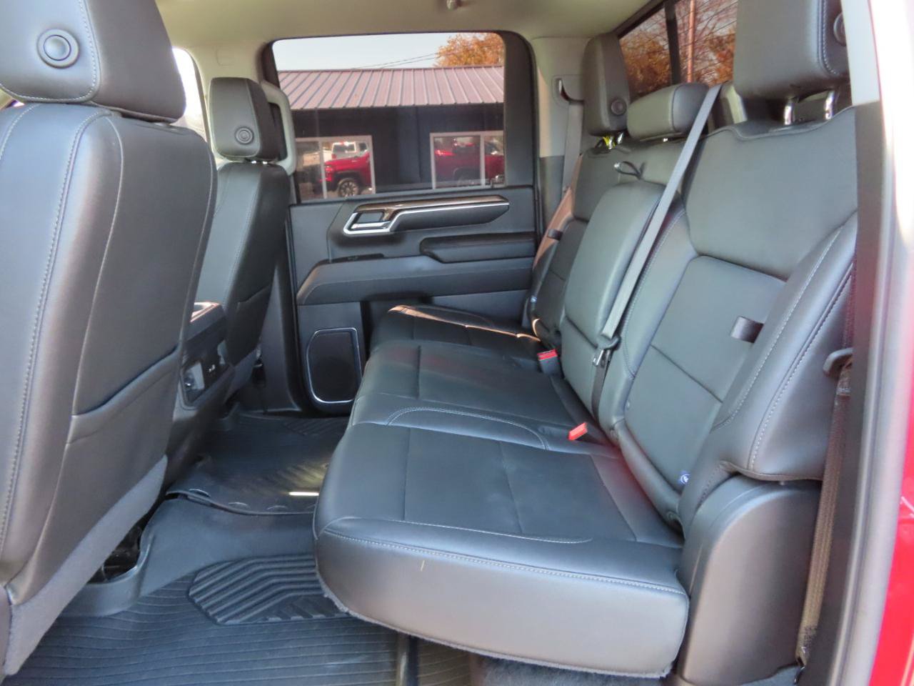 Used 2024 Chevrolet Silverado 2500 LT AWD/4WD image 43