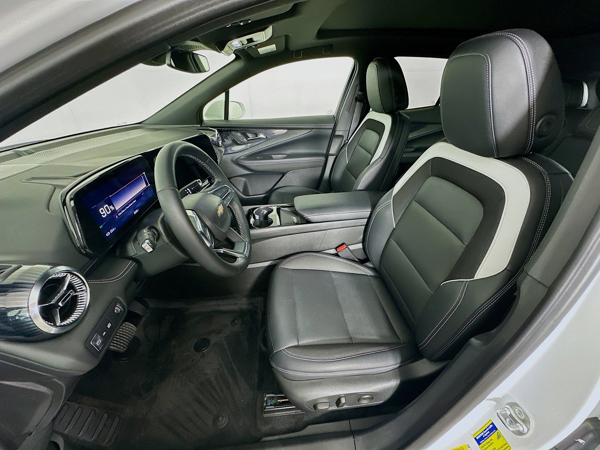 Used 2024 Chevrolet Blazer EV LT image 13