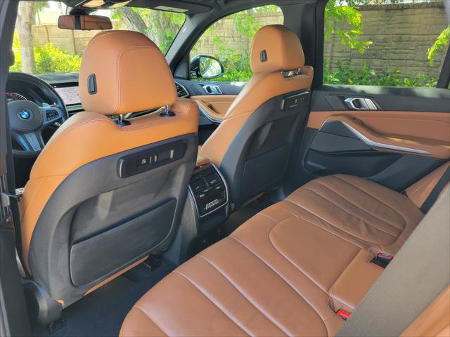 Used 2019 BMW X5 xDrive40i w/ M Sport Package AWD/4WD image 14