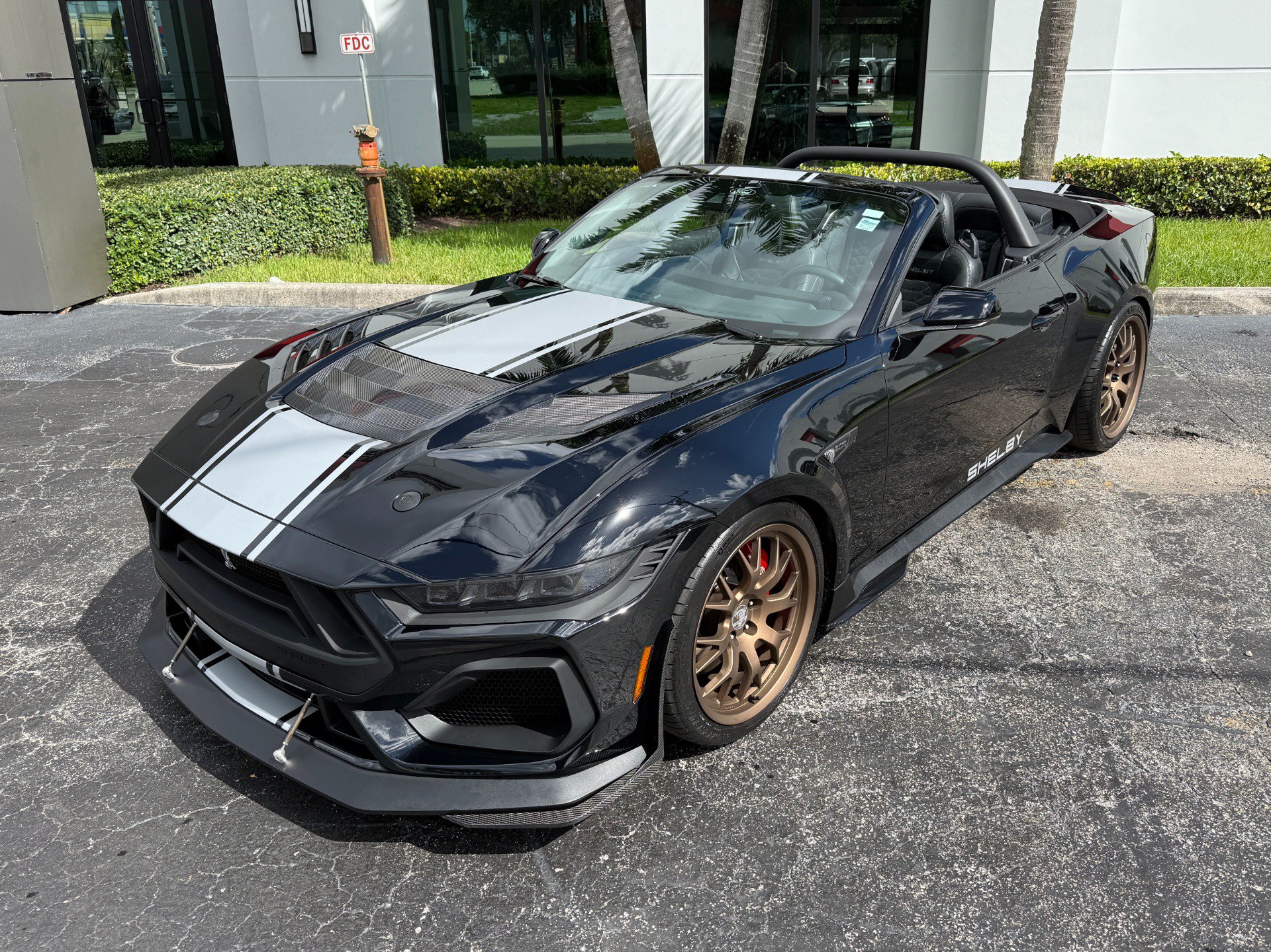 Used 2025 Ford Mustang GT Premium w/ GT Performance Package RWD image 3