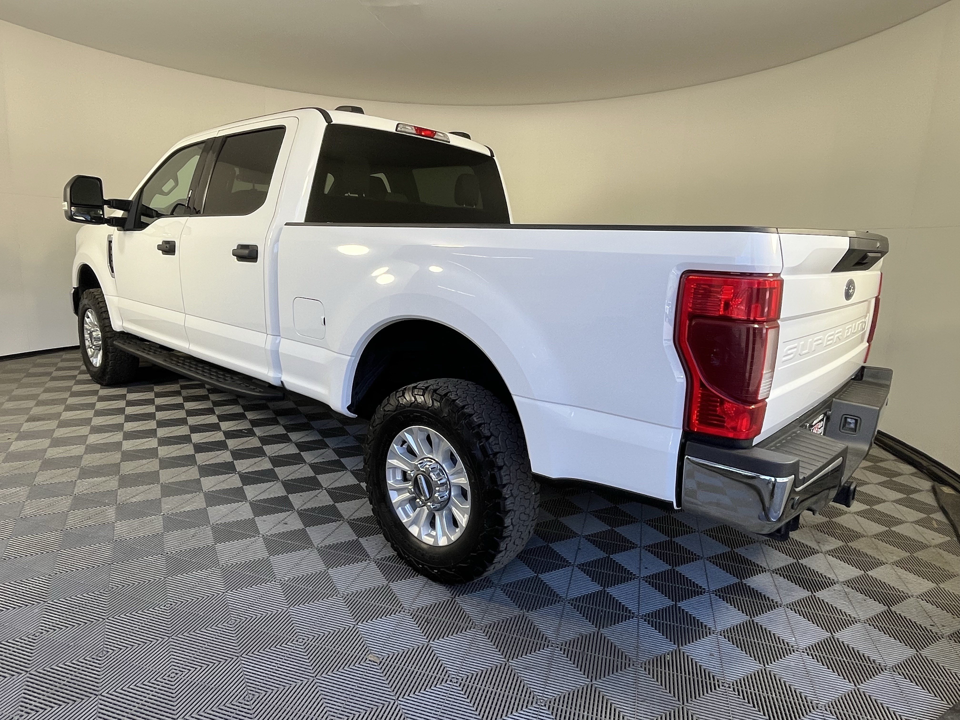 Used 2022 Ford F350 XLT w/ XLT Value Package AWD/4WD image 3