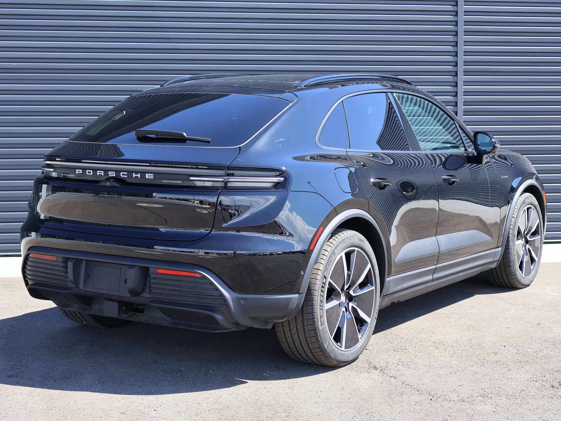 New 2026 Porsche Macan 4 Electric AWD/4WD image 9