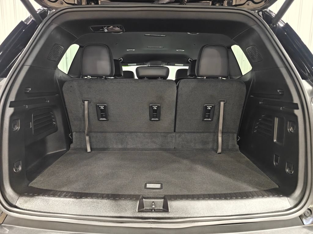 Used 2025 GMC Acadia Elevation w/ Elevation Premium Package FWD image 31