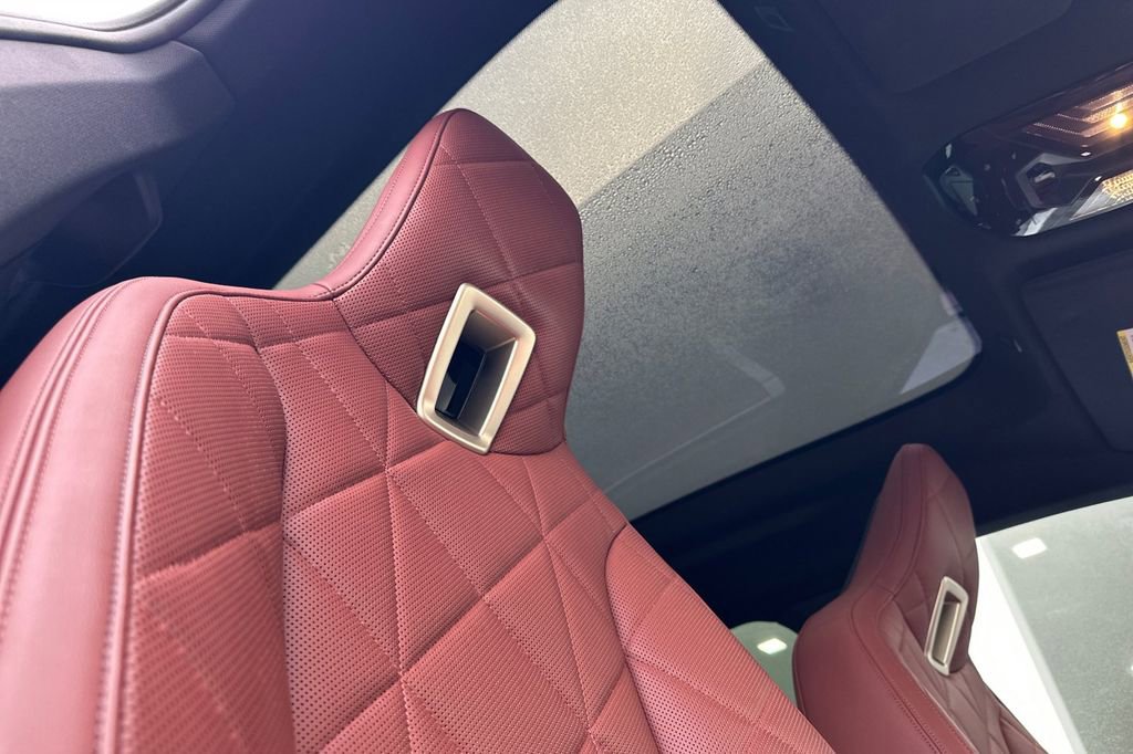 Used 2023 BMW iX xDrive50 w/ Sport Package image 18