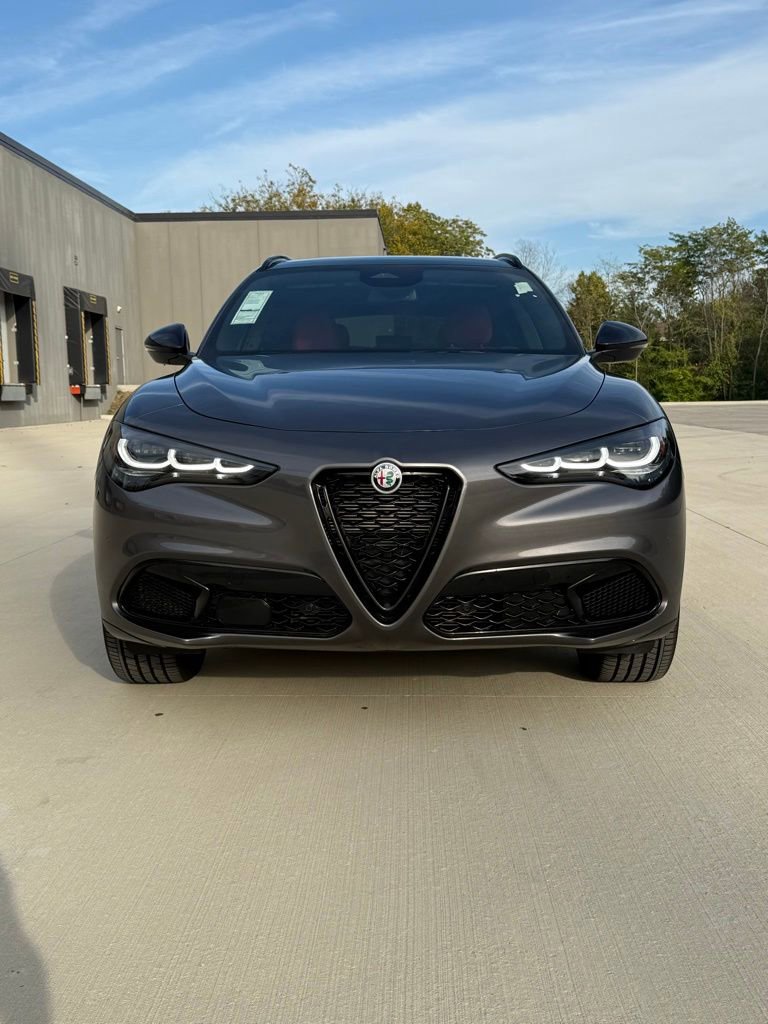 New 2025 Alfa Romeo Stelvio Sprint w/ Veloce Package