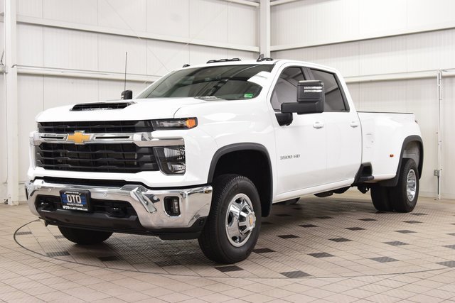Used 2025 Chevrolet Silverado 3500 LT w/ All Star Edition image 3