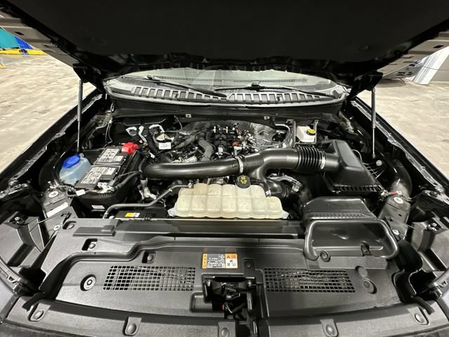 Used 2025 Ford Expedition Active AWD/4WD image 21