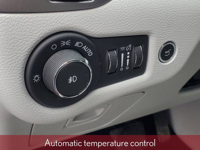 Used 2019 Jeep Cherokee Overland w/ Technology Group image 18