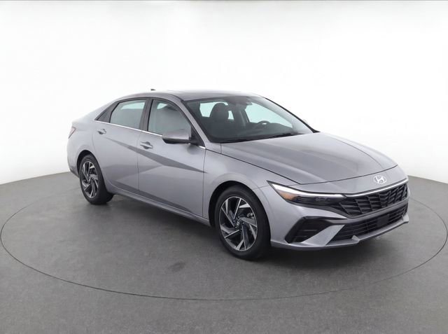 Certified 2025 Hyundai Elantra Limited FWD image 8