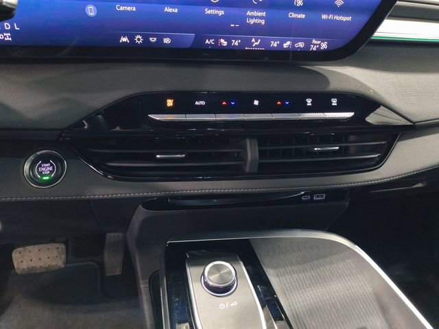 Used 2025 Buick Enclave Preferred AWD/4WD image 15