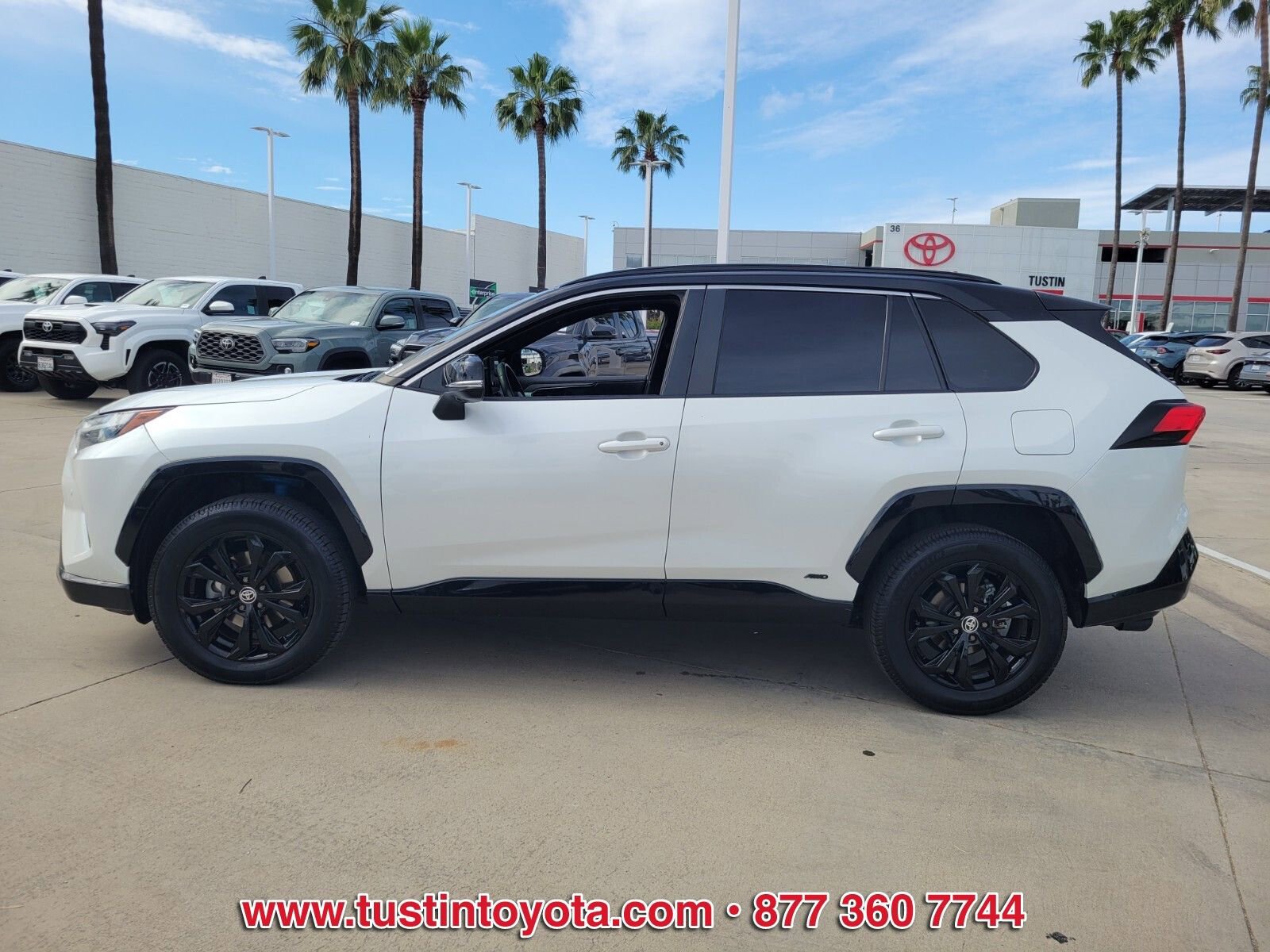 Used 2024 Toyota RAV4 XSE w/ Advanced Technology Package AWD/4WD image 7