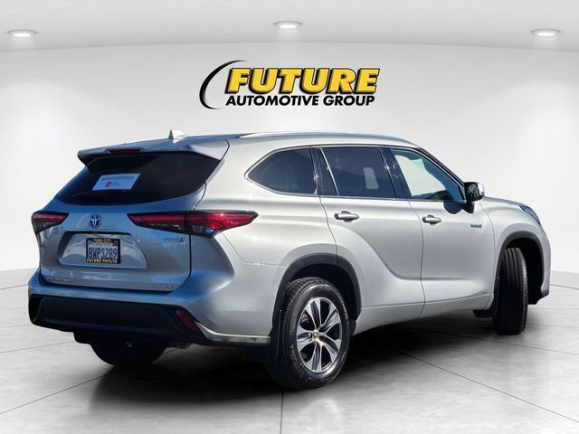 Used 2021 Toyota Highlander XLE image 6
