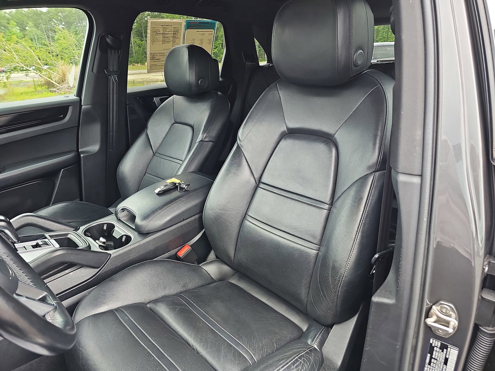 Used 2020 Porsche Cayenne AWD/4WD image 17