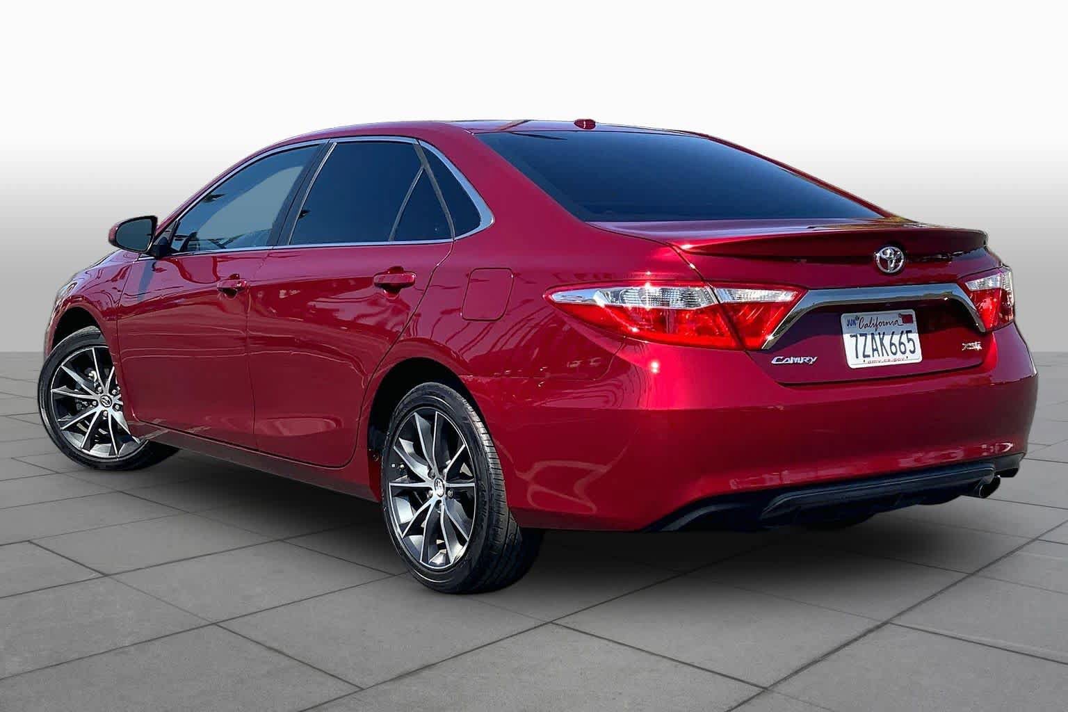 Used 2017 Toyota Camry XSE FWD image 10