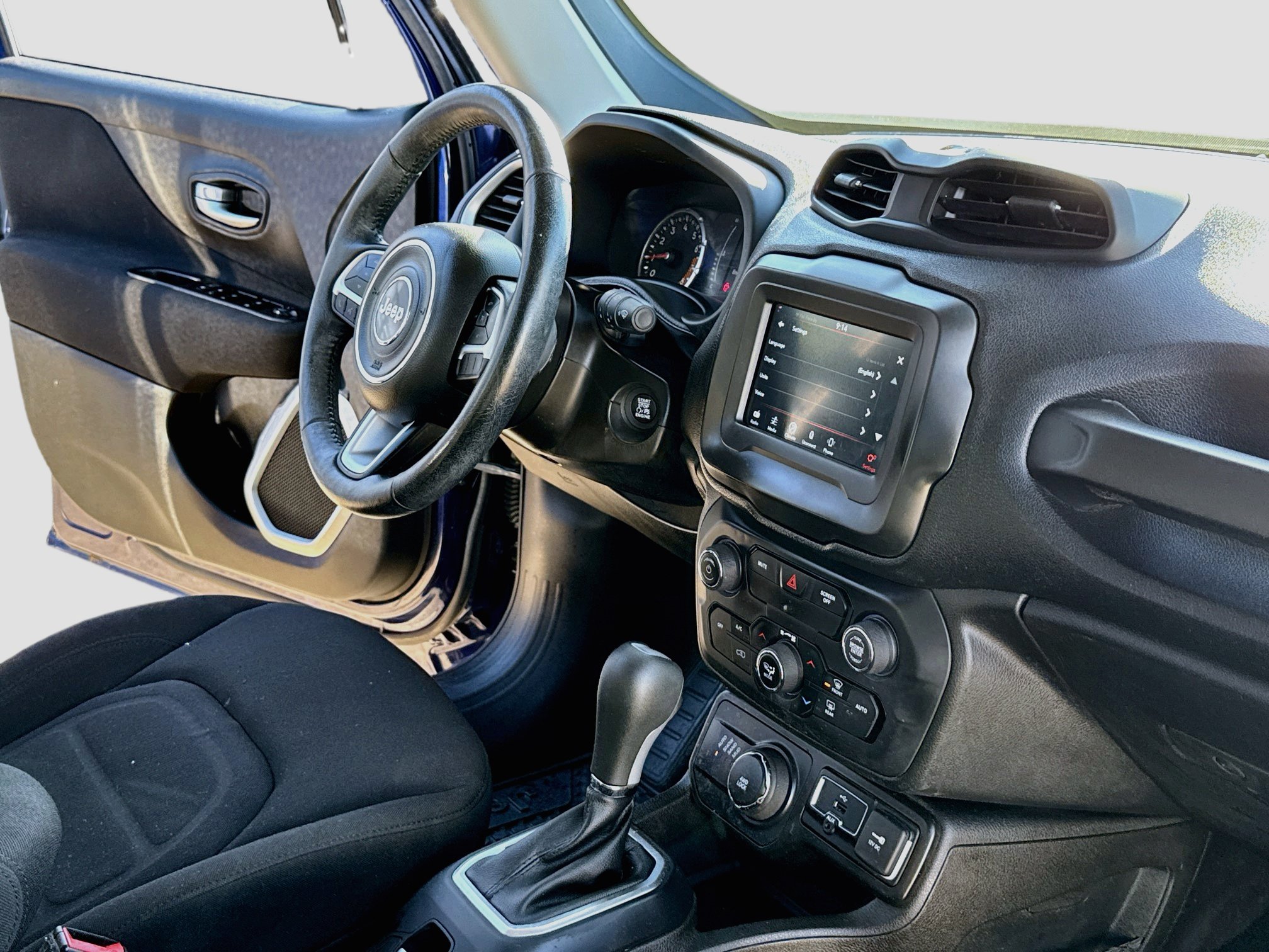 Used 2020 Jeep Renegade Latitude w/ Cold Weather Group AWD/4WD image 15