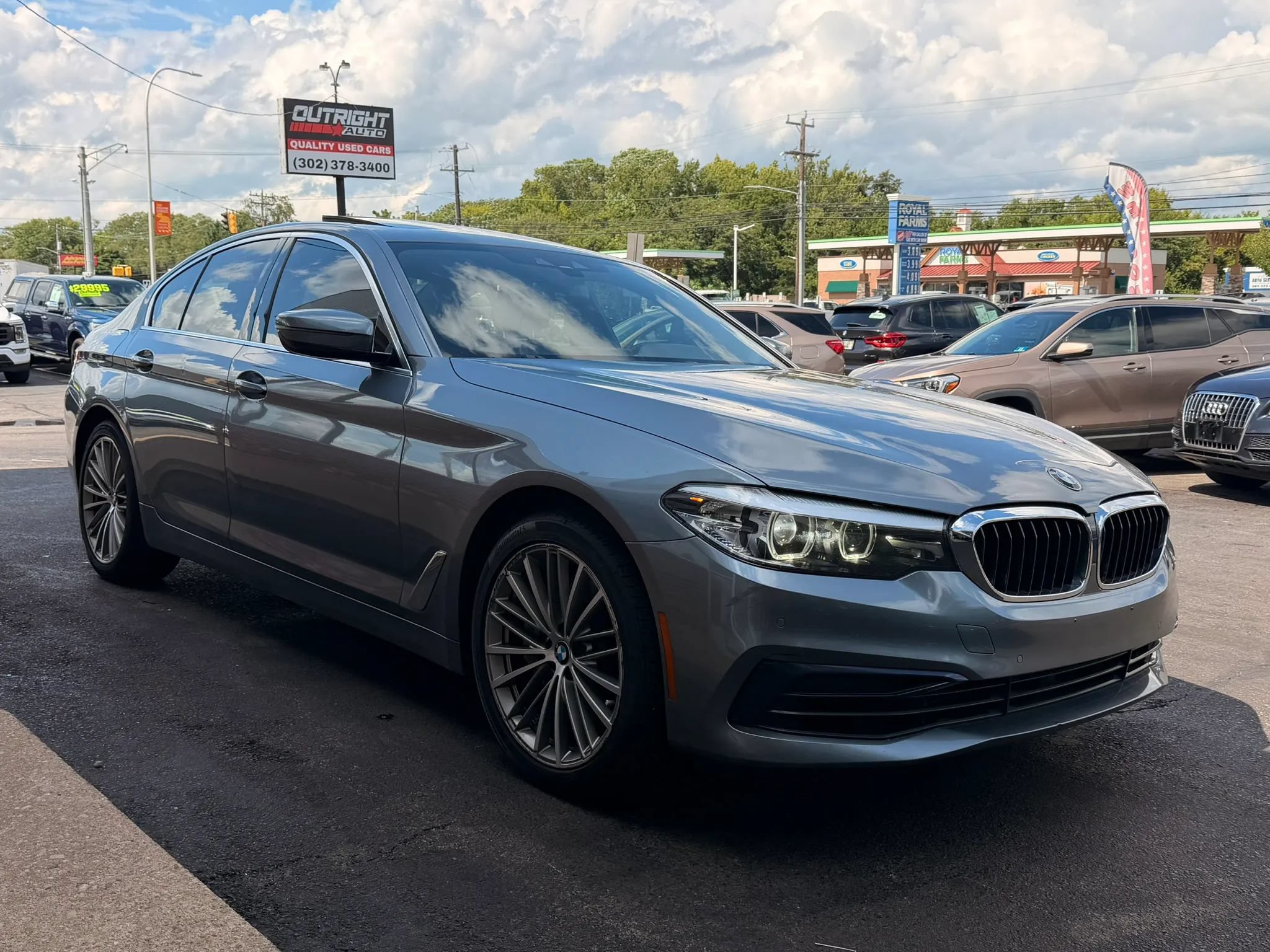 Used 2020 BMW 530i xDrive w/ Convenience Package AWD/4WD image 4
