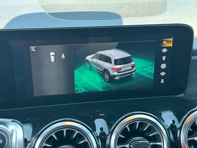 Used 2022 Mercedes-Benz GLB 35 AMG 4MATIC w/ Parking Assistance Package image 26