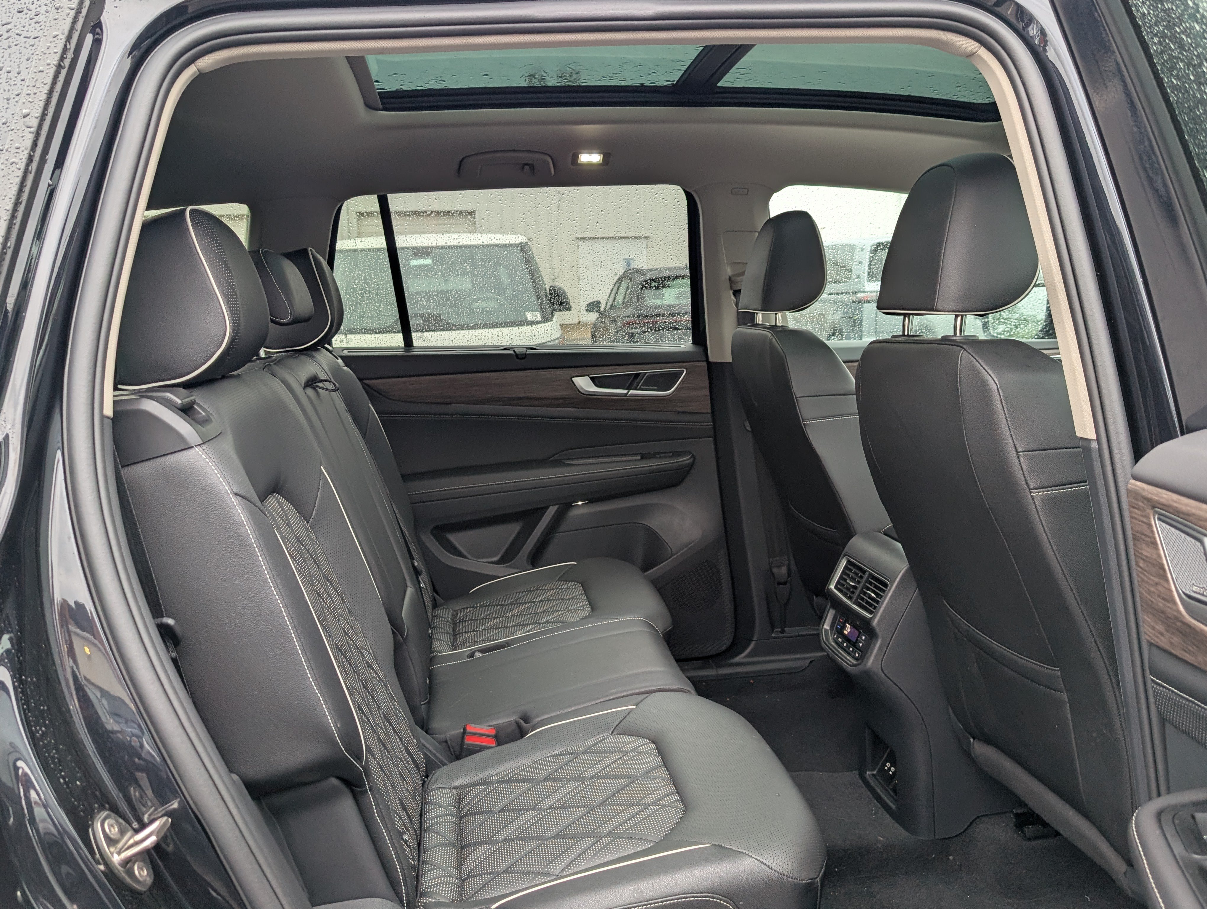 Used 2026 Volkswagen Atlas SEL Premium R-Line AWD/4WD image 13