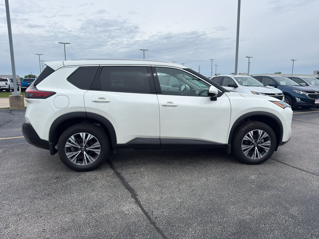 Certified 2021 Nissan Rogue SV w/ Premium Package AWD/4WD image 4