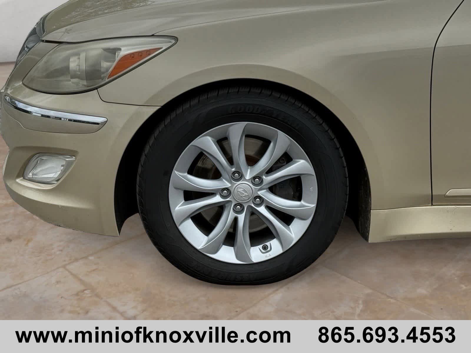 Used 2012 Hyundai Genesis 3.8 image 9