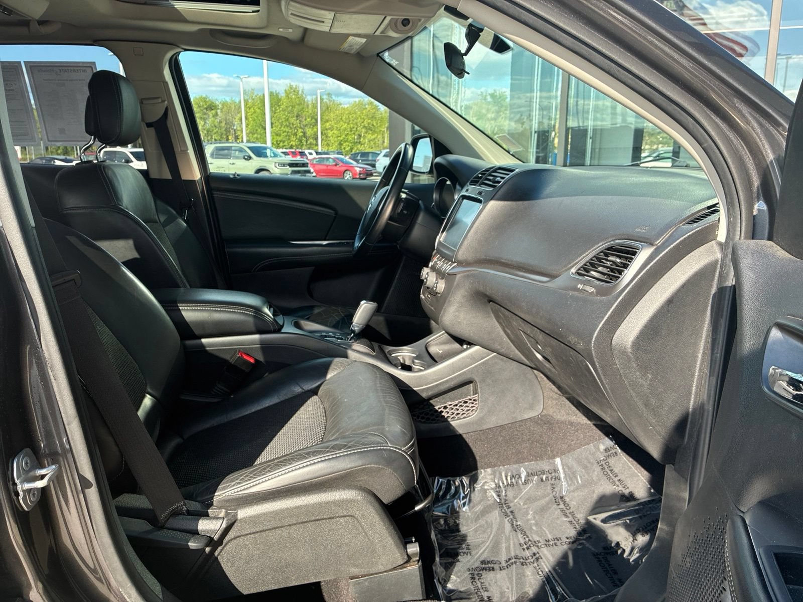 Used 2018 Dodge Journey Crossroad w/ Nav & Sun Group FWD image 17