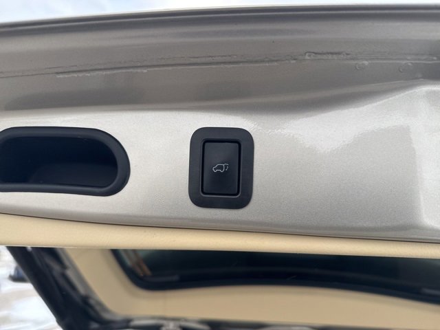 Used 2016 Toyota Highlander Plus image 12