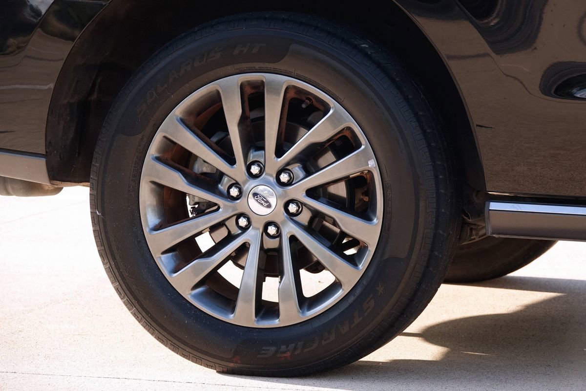 Used 2020 Ford Expedition Limited image 29