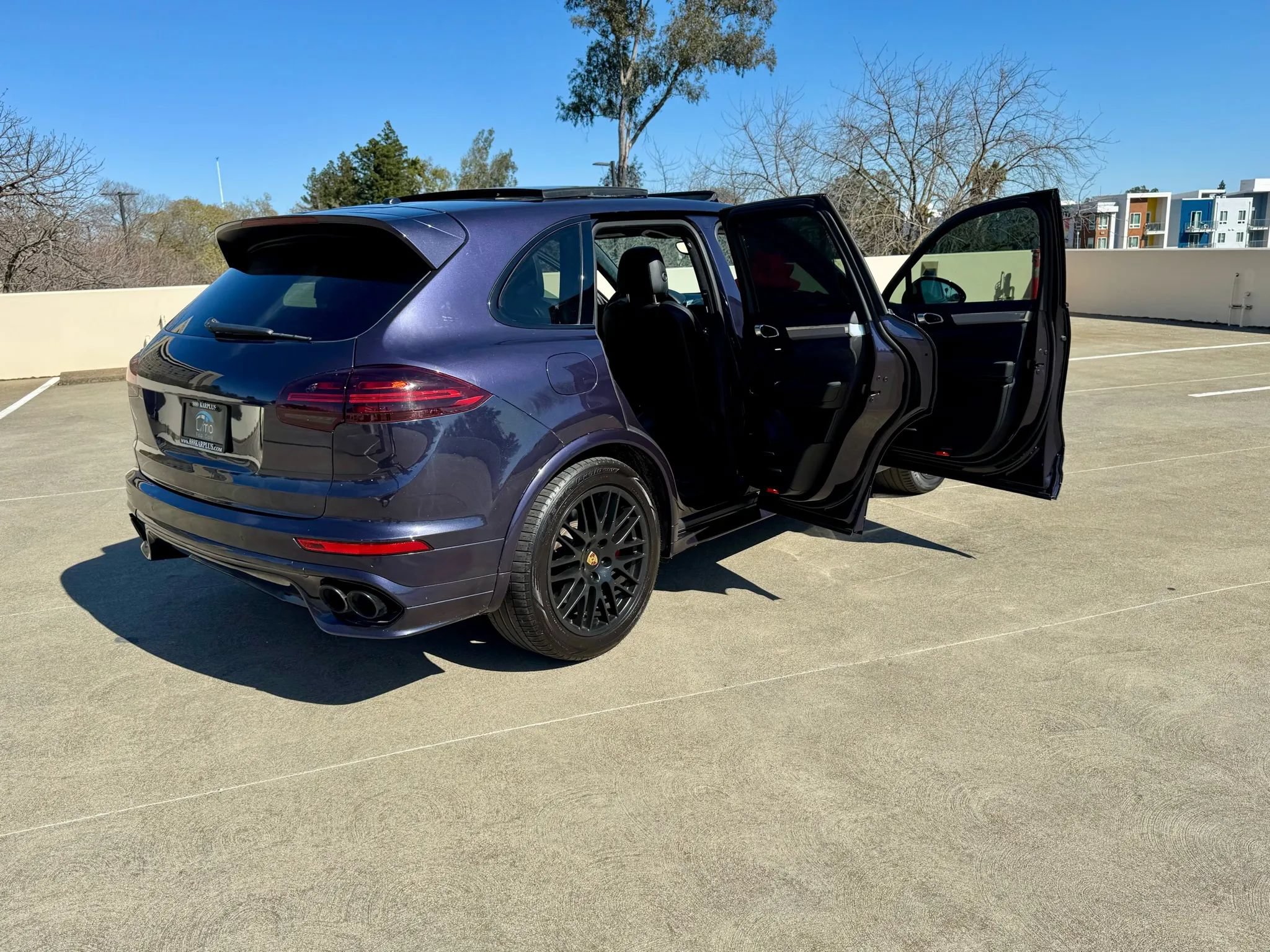 Used 2018 Porsche Cayenne GTS w/ Premium Package Plus AWD/4WD image 39