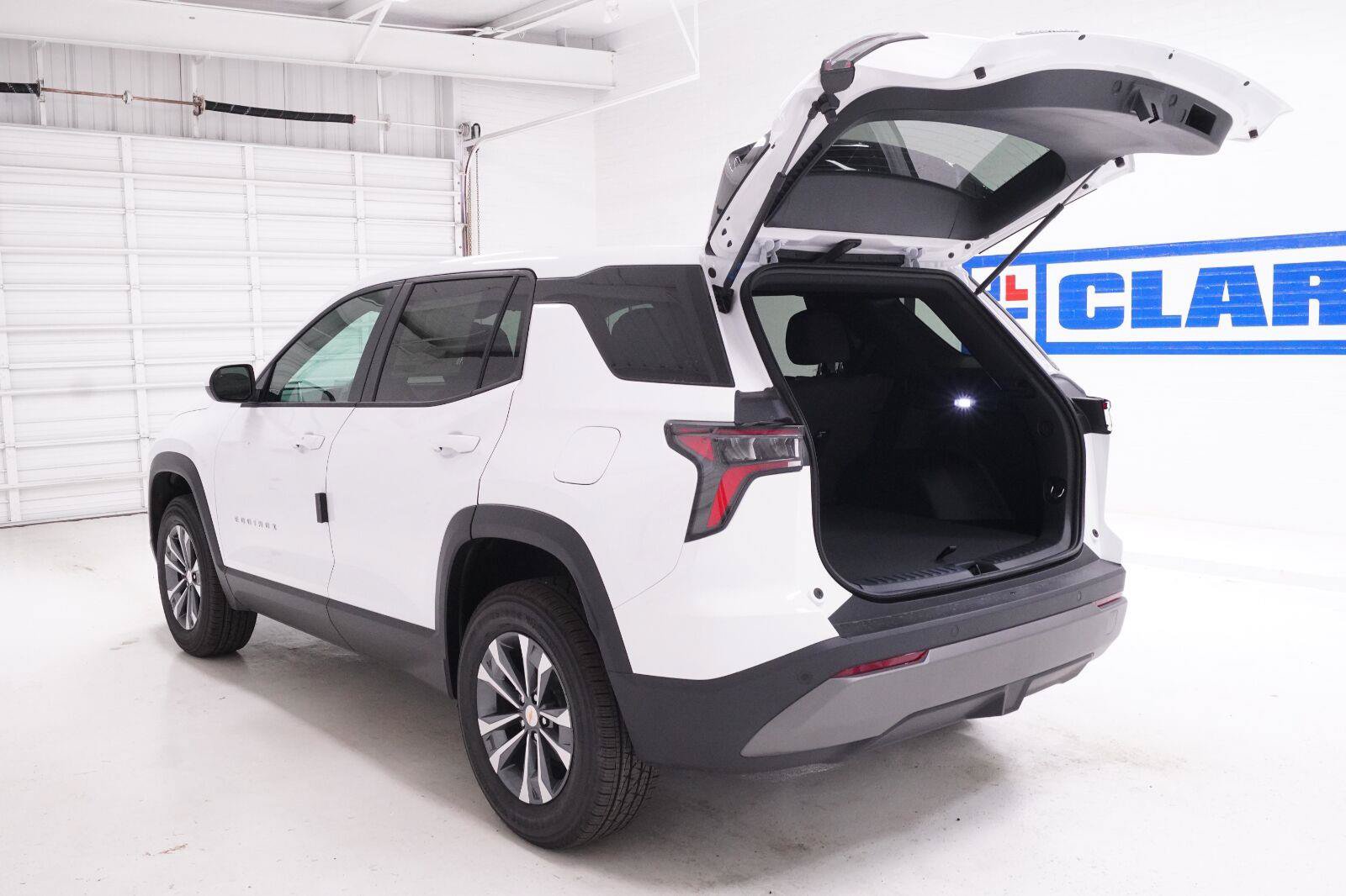 New 2027 Chevrolet Equinox LT FWD image 32