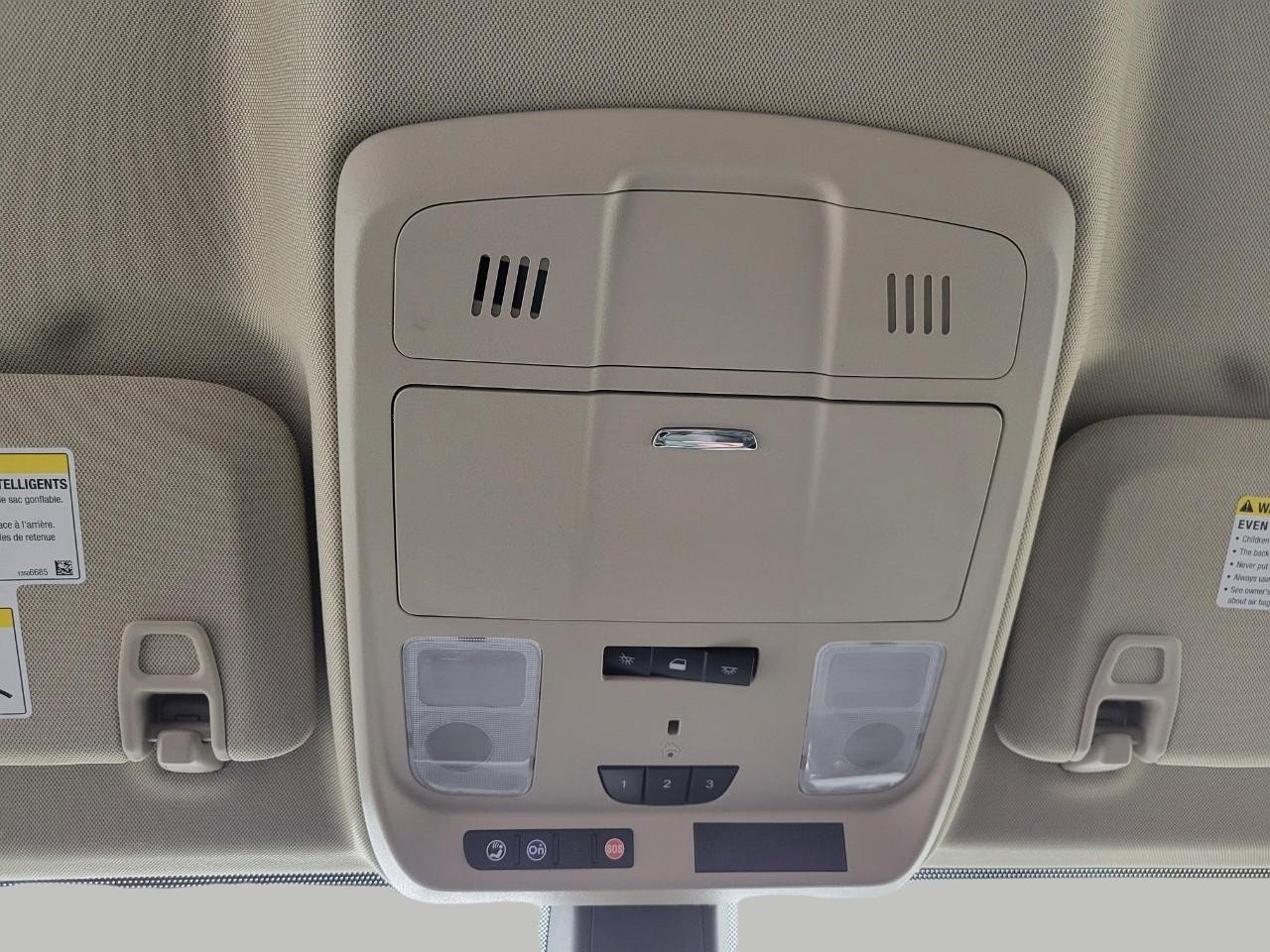 Used 2018 Buick Envision Essence image 19