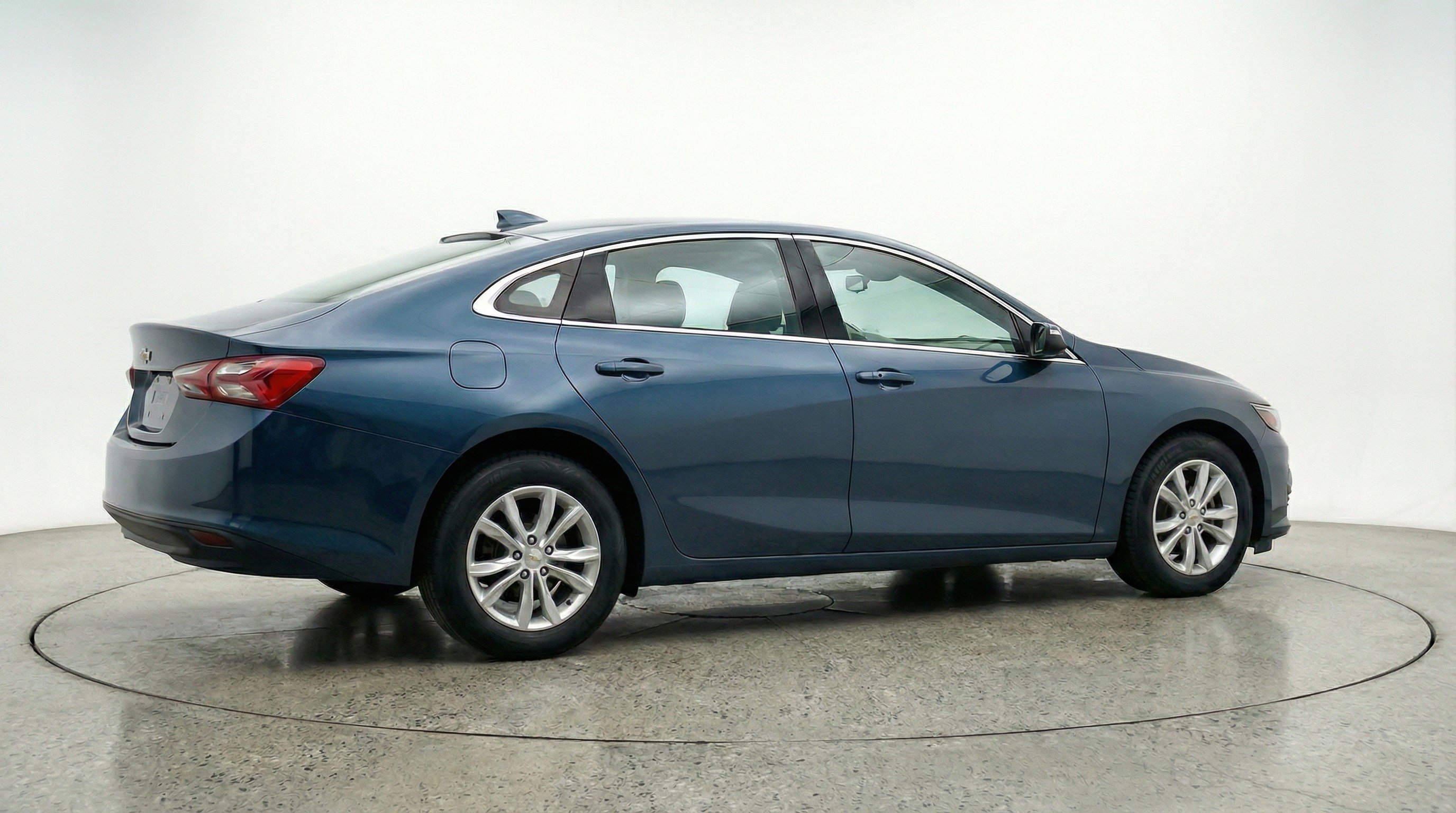 Used 2024 Chevrolet Malibu LT image 9