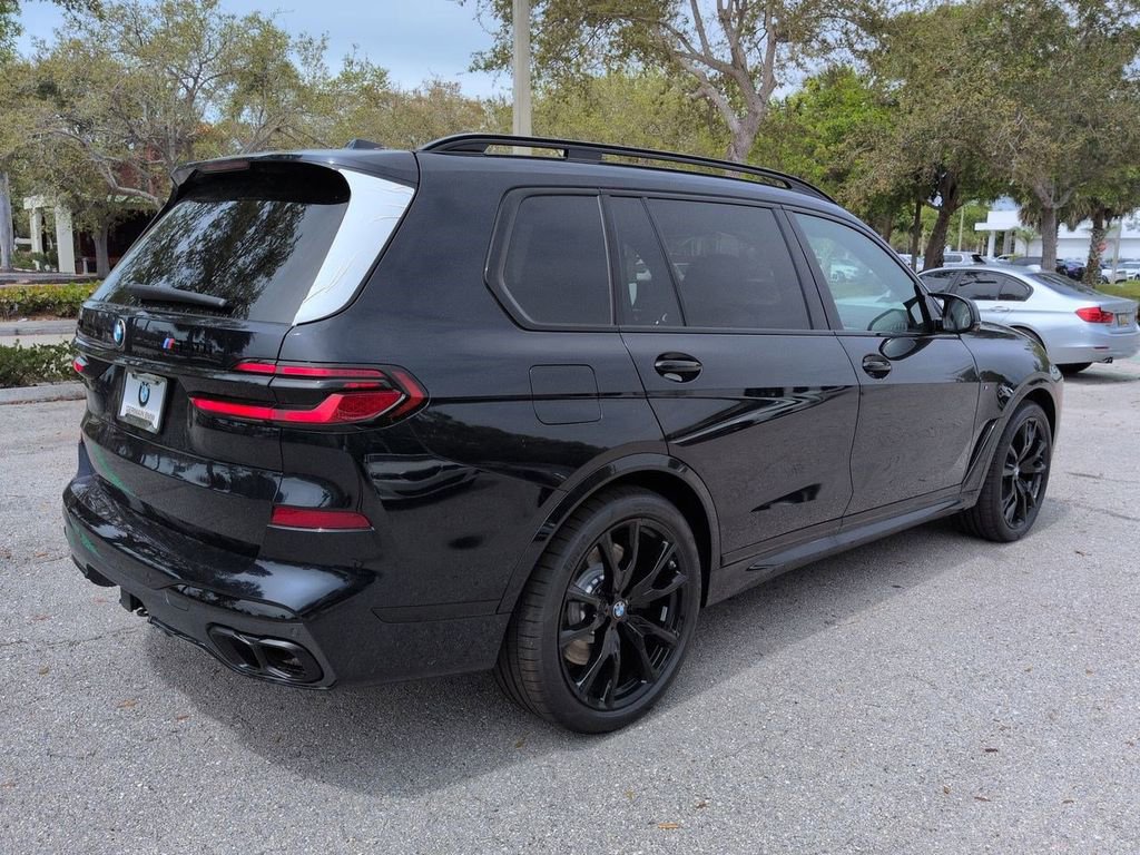 New 2026 BMW X7 M60i image 4