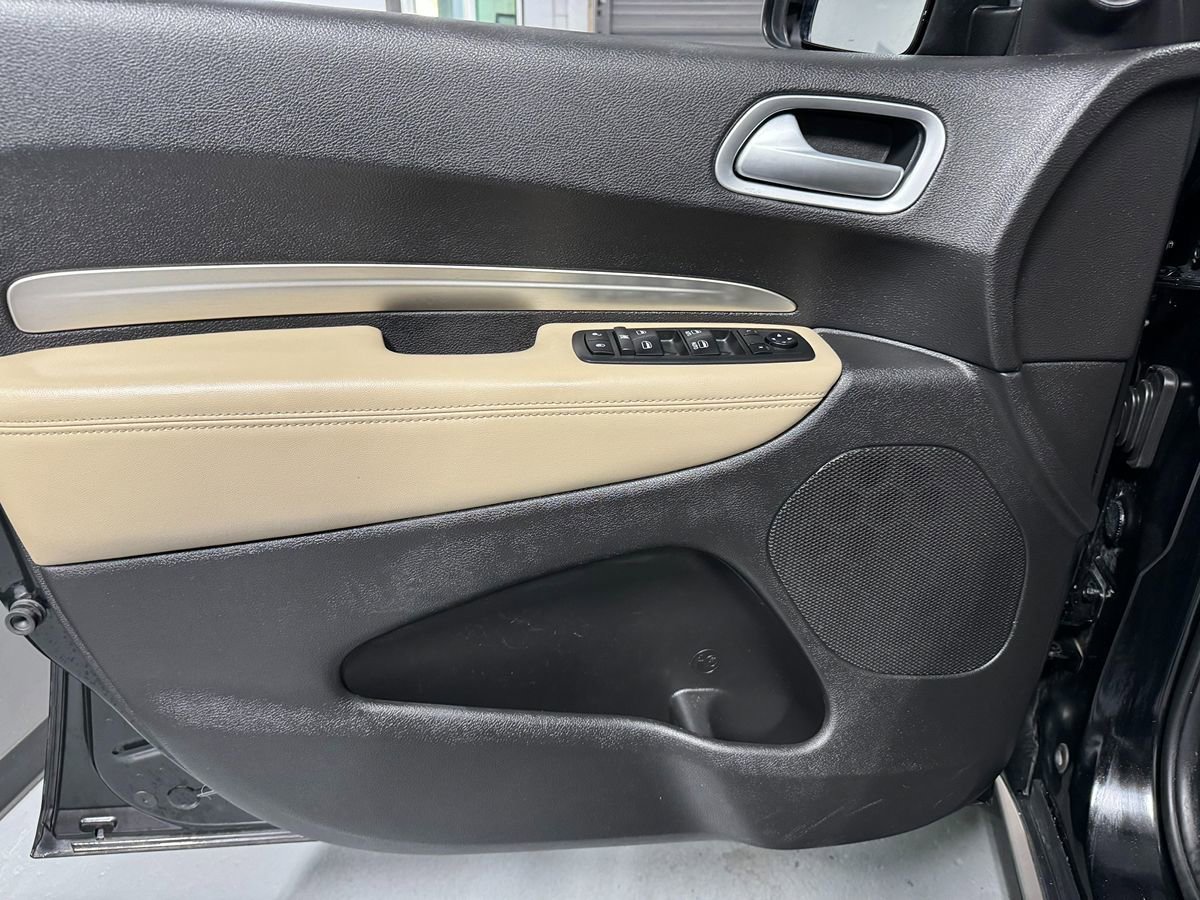 Used 2019 Dodge Durango SXT image 11