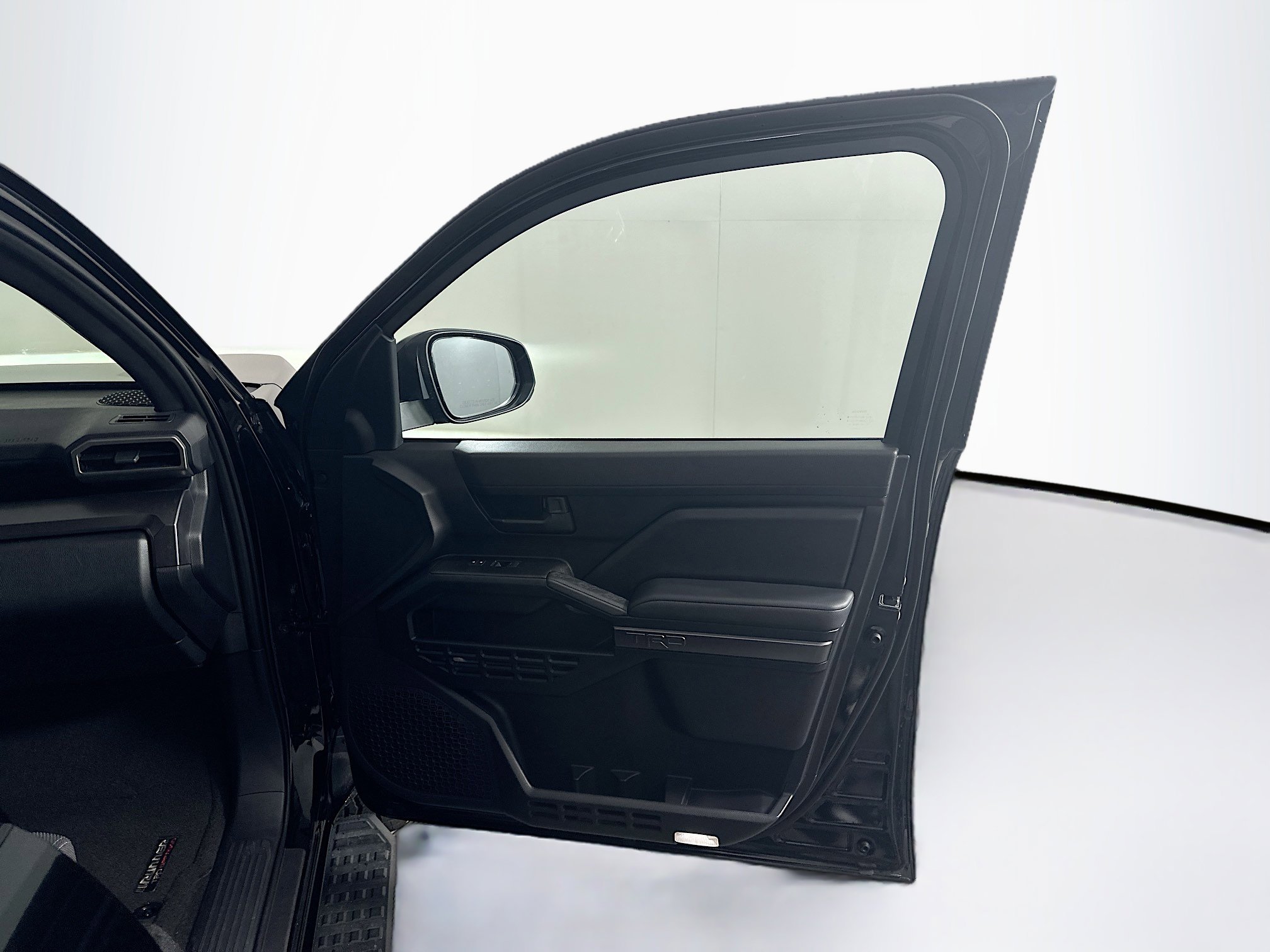 Used 2025 Toyota 4Runner TRD Off-Road image 33