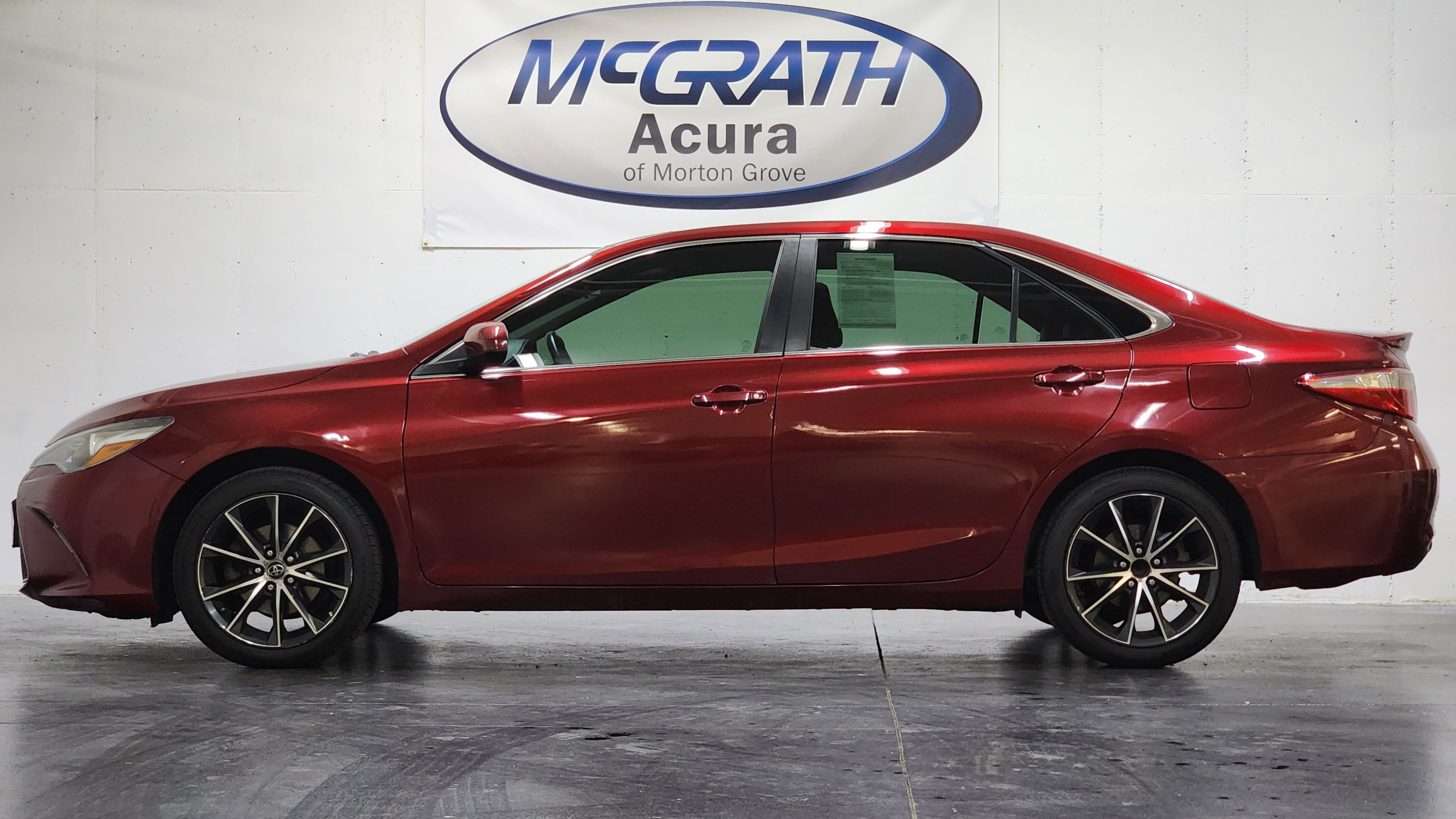 Used 2016 Toyota Camry XSE w/ Moonroof Package FWD image 10