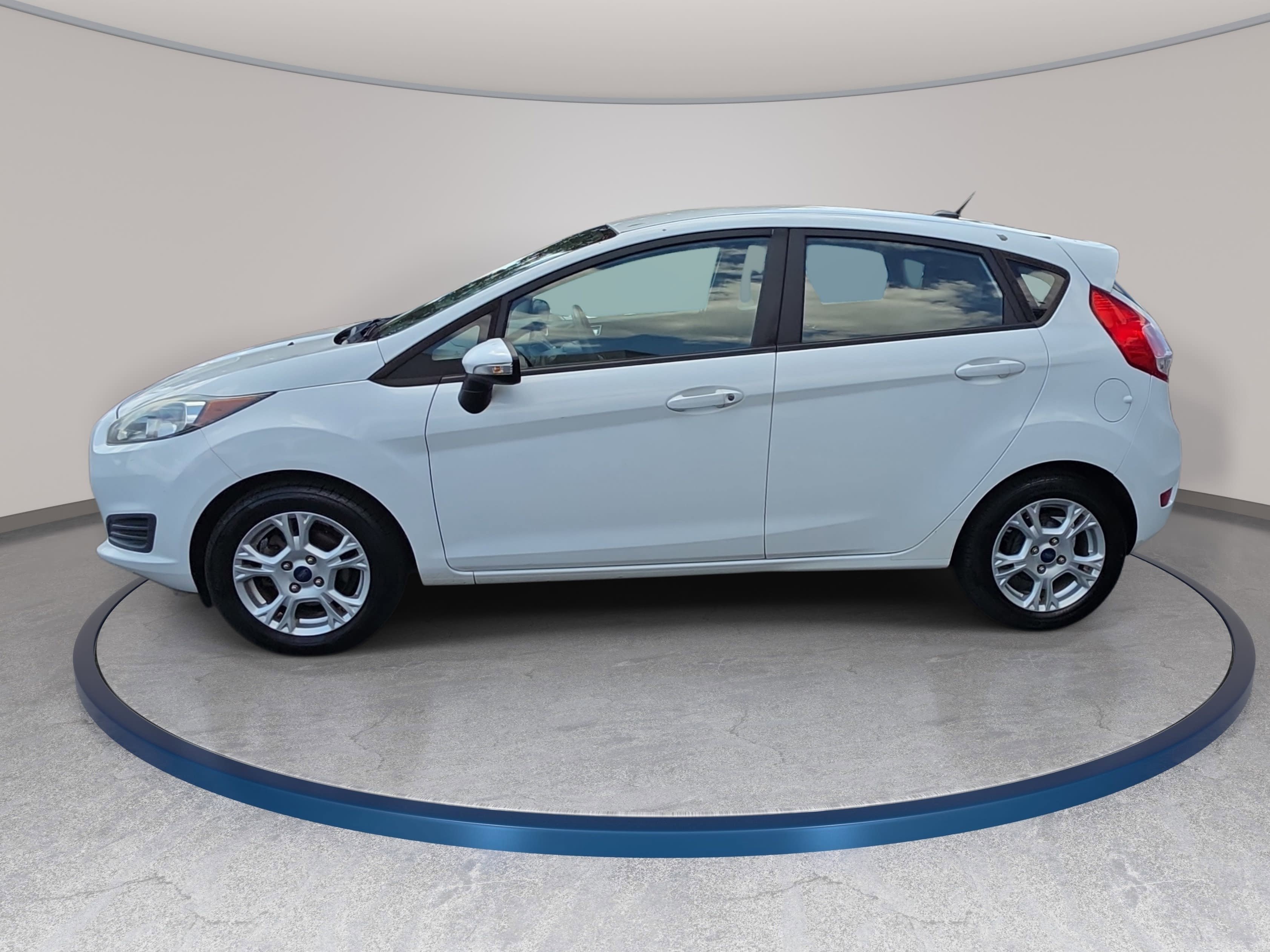 Used 2015 Ford Fiesta SE FWD image 8