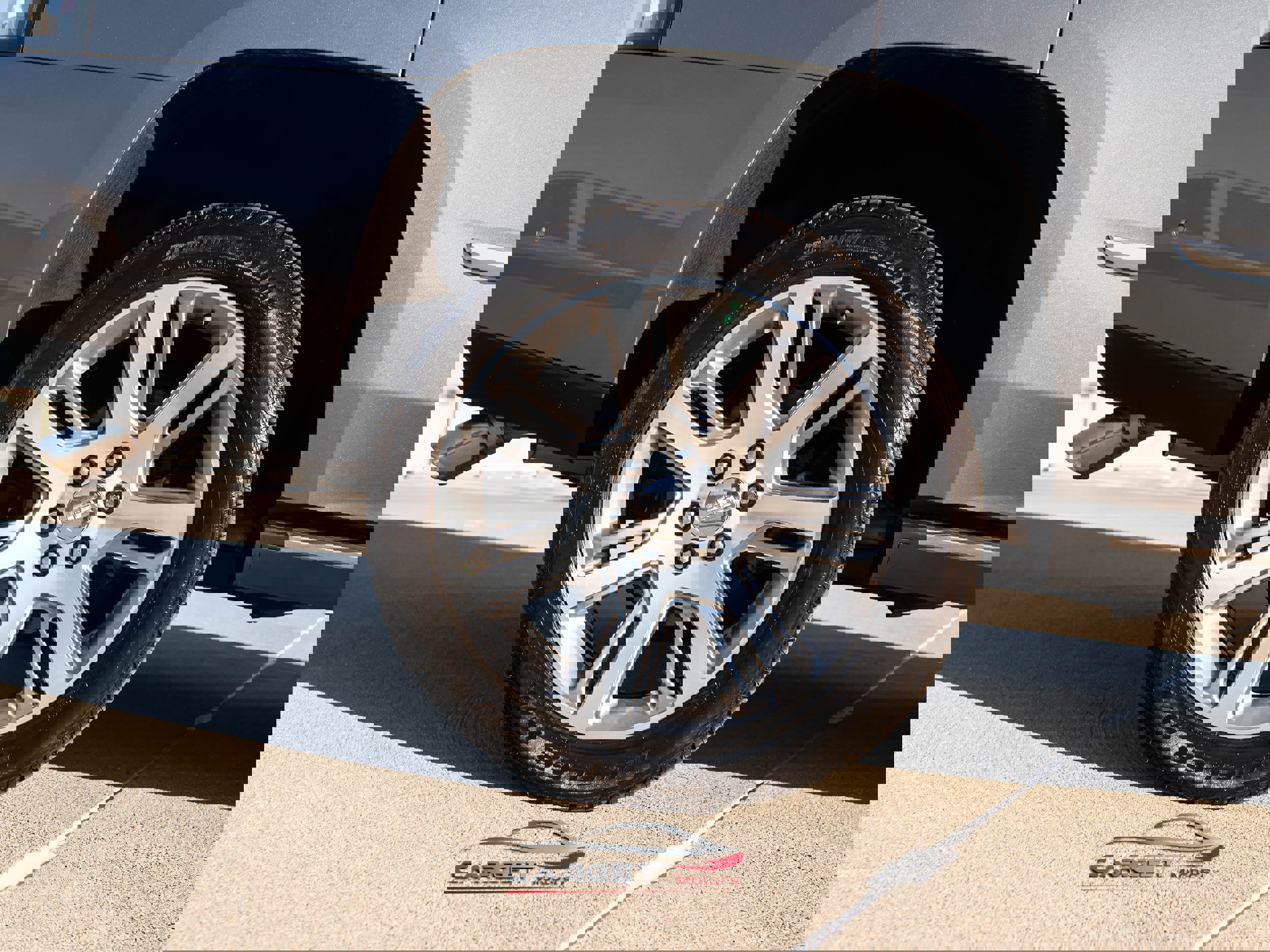 Used 2020 Cadillac Escalade Premium Luxury image 11