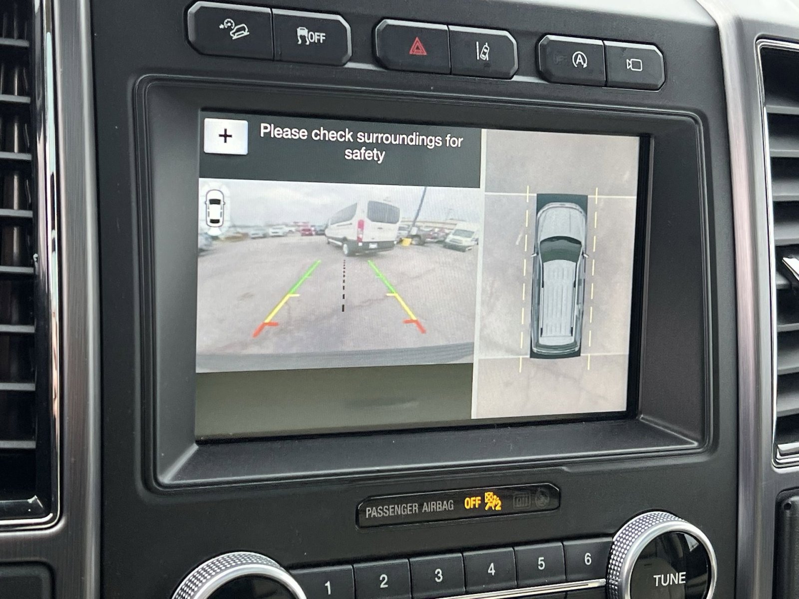 Used 2018 Ford Expedition Platinum image 19