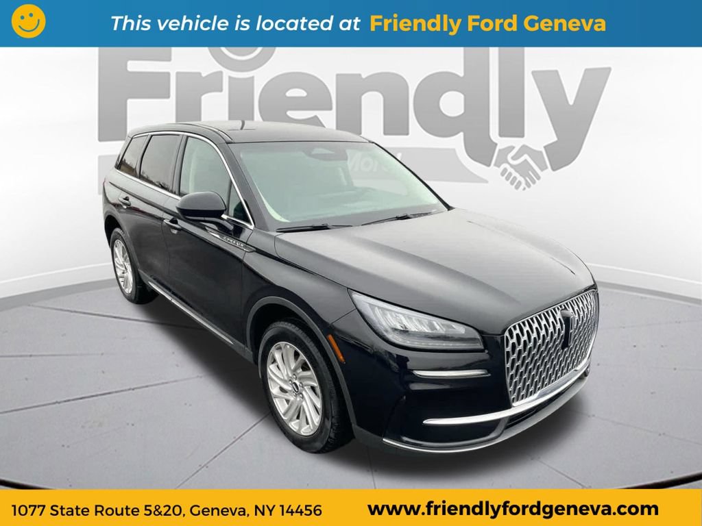 Used 2023 Lincoln Corsair AWD image 3