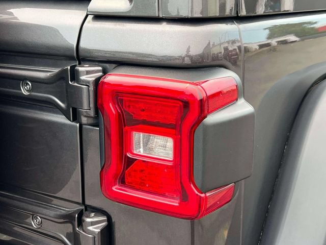 Used 2018 Jeep Wrangler Unlimited Rubicon AWD/4WD image 16