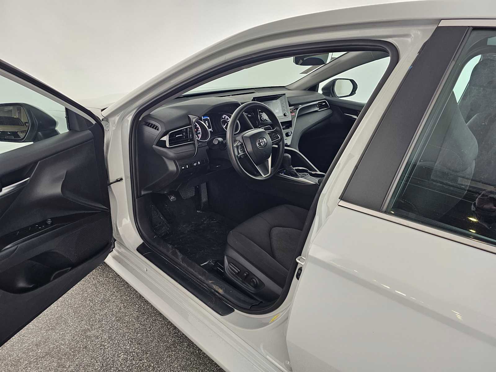 Used 2024 Toyota Camry LE image 19