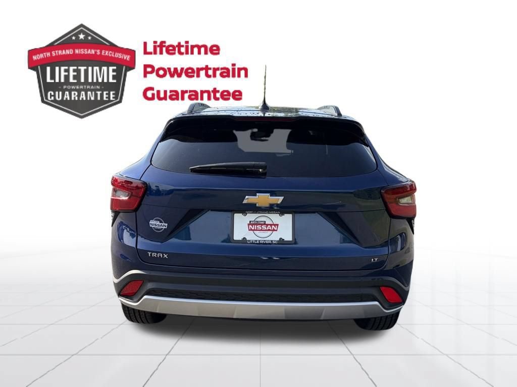 Used 2024 Chevrolet Trax LT FWD image 4
