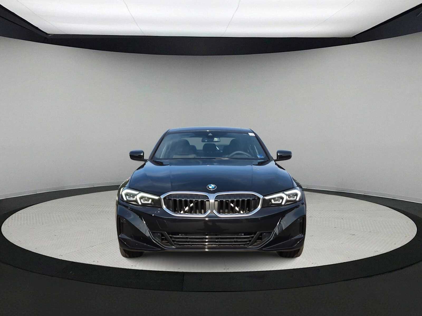 New 2026 BMW 330i Sedan RWD image 3
