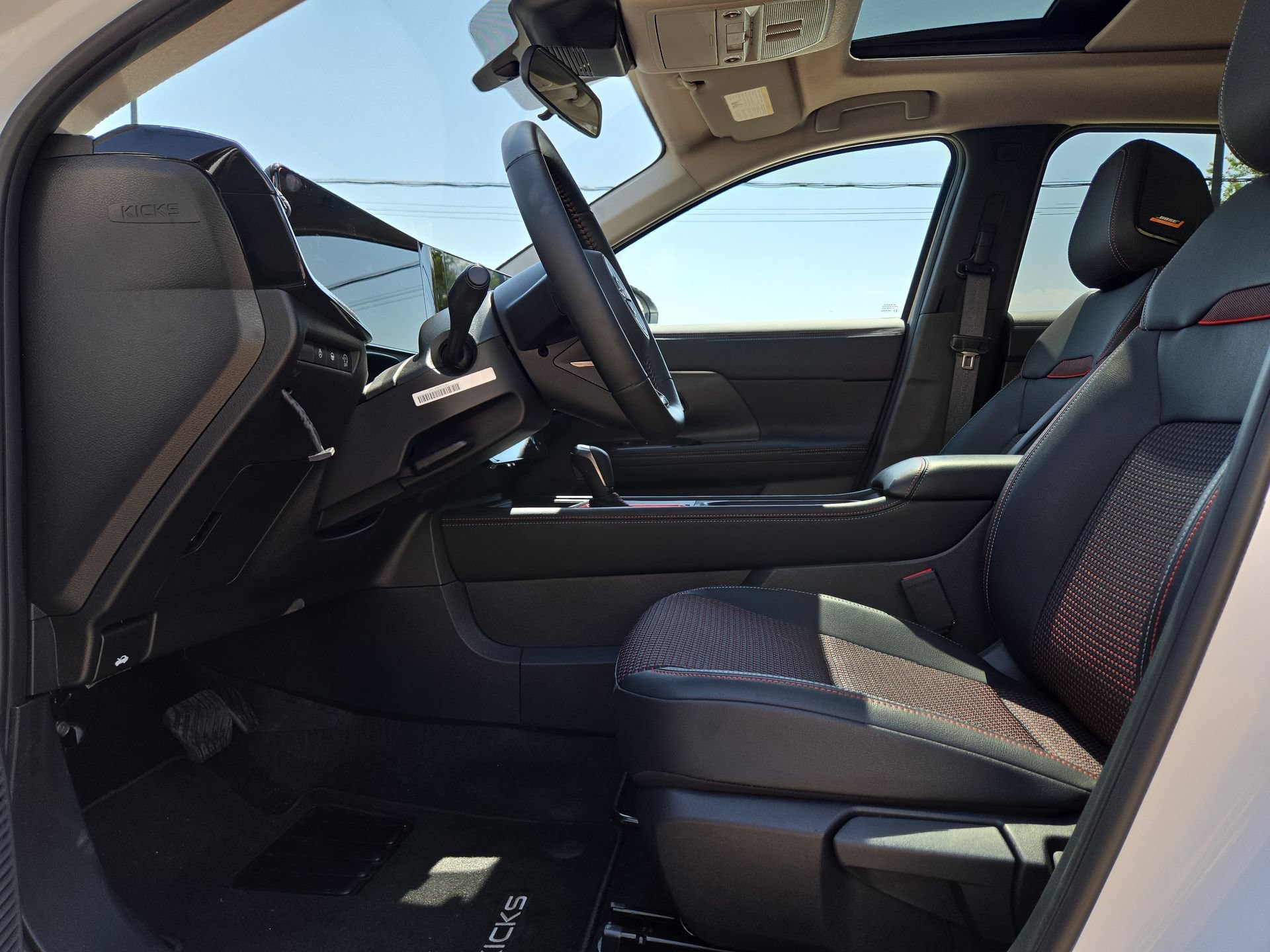 Used 2026 Nissan Kicks SR w/ SR Premium Package FWD image 16