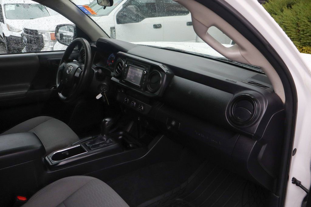 Used 2016 Toyota Tacoma SR image 31