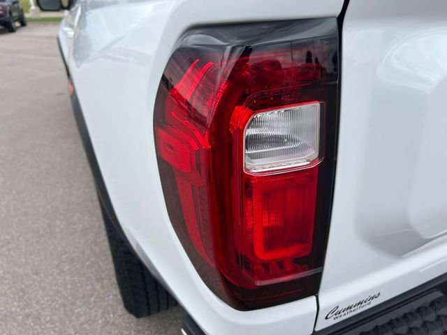 Used 2024 GMC Canyon AT4 w/ AT4 Premium Package AWD/4WD image 11