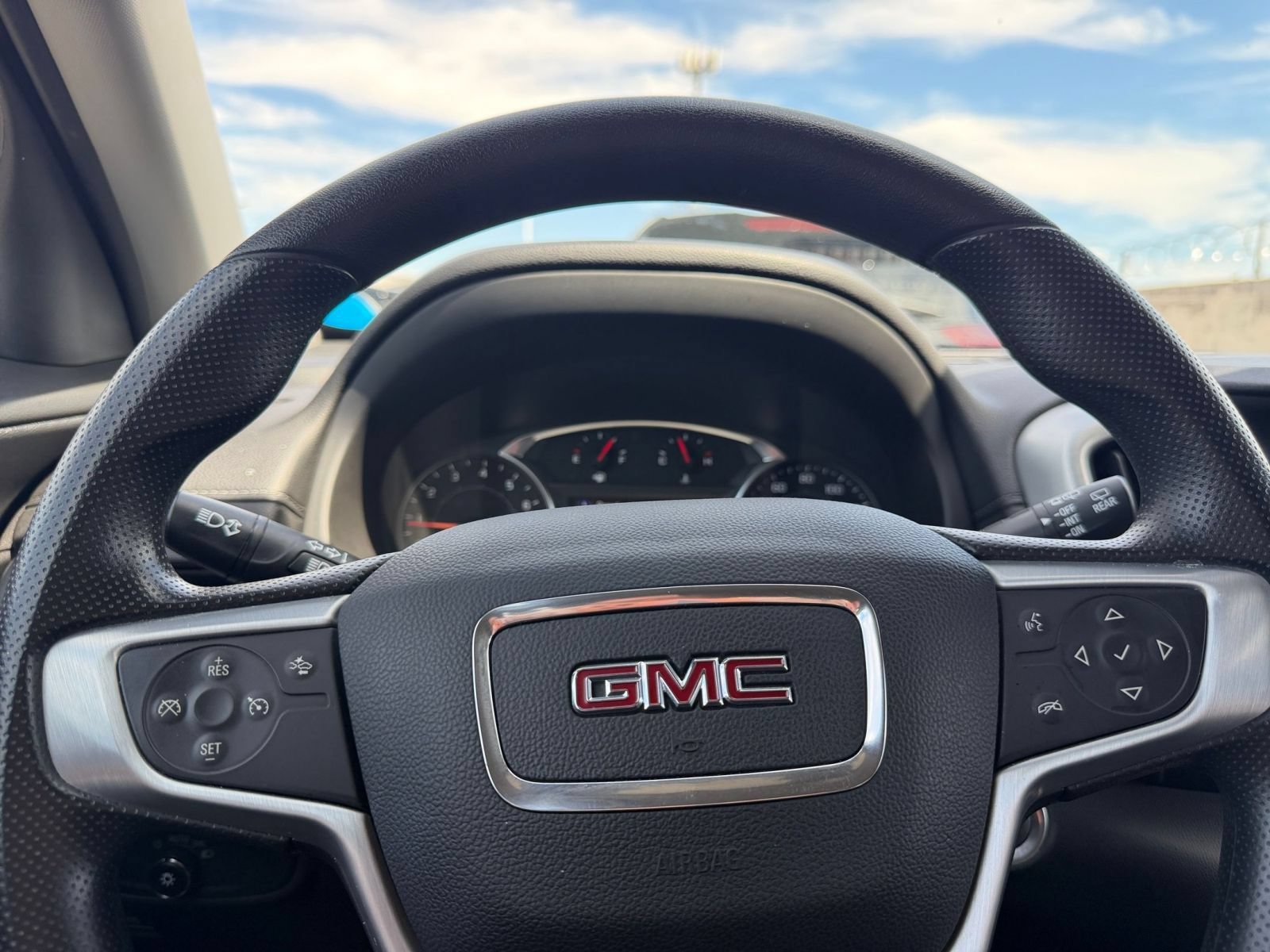 Used 2024 GMC Terrain SLE FWD image 25